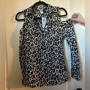 NWT Cache Leopard Print Cold Shoulder V Neck Blouse  Size S